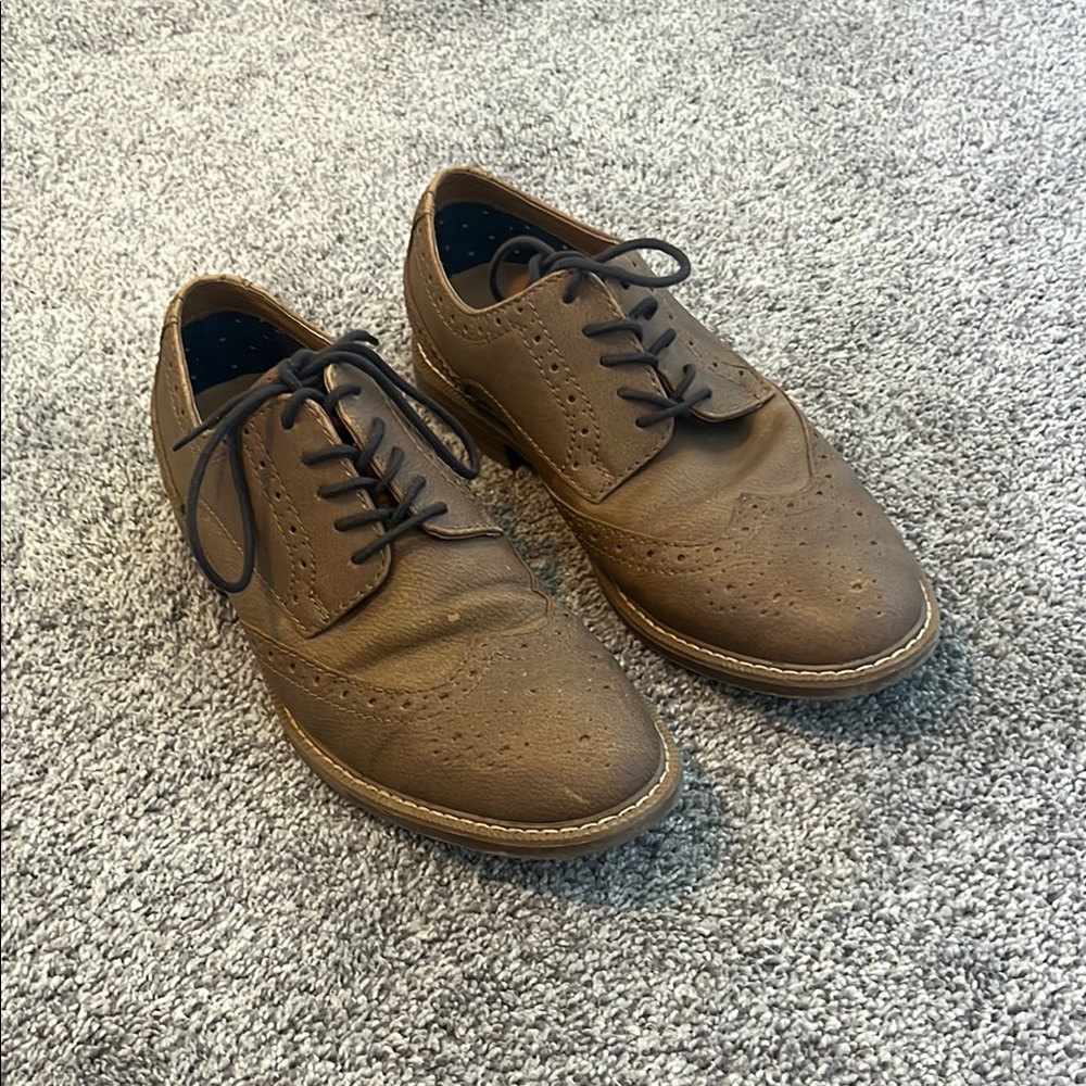 Rye Brown Oxfords Size 9.5